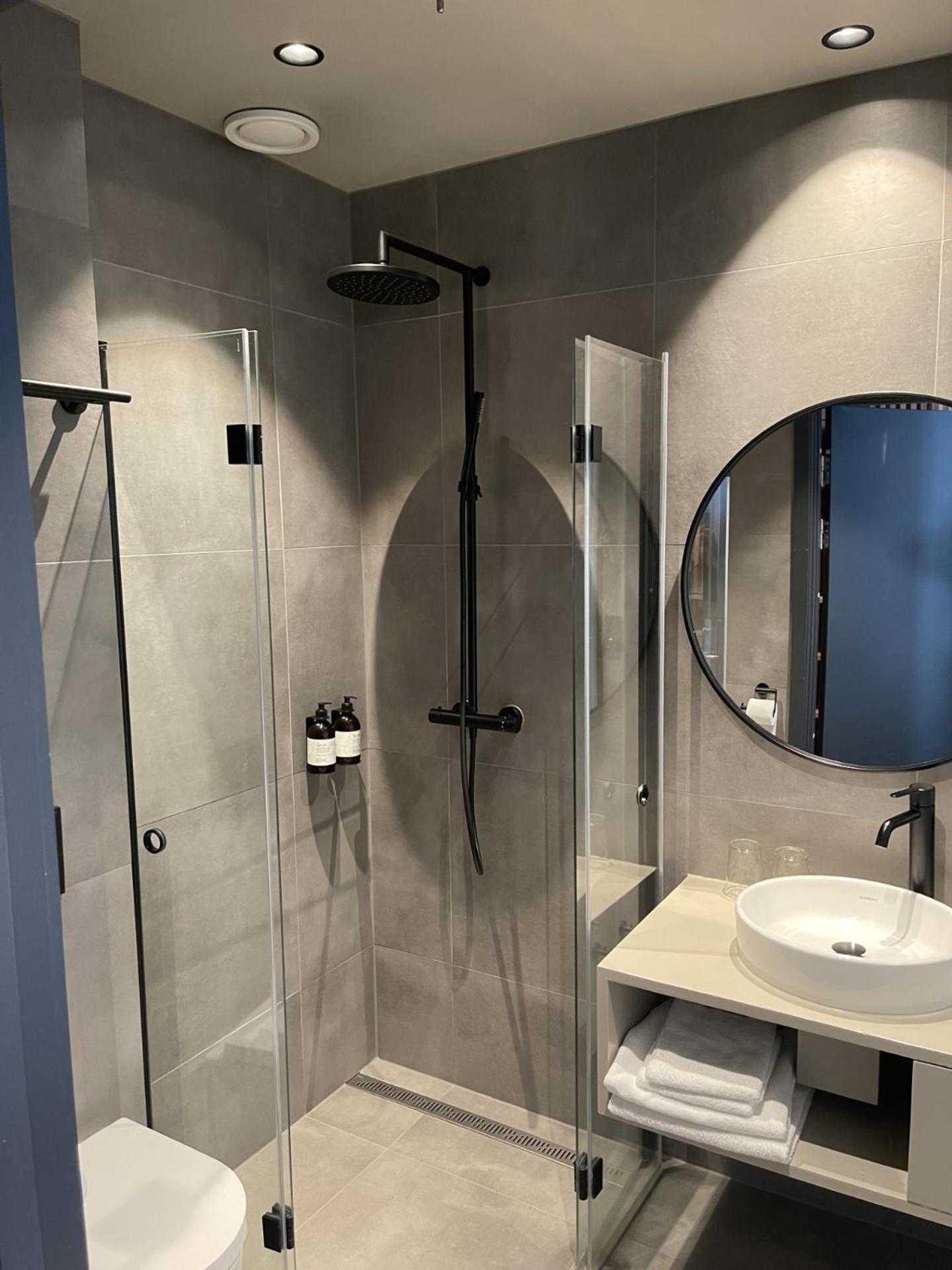 Brimibue Hotel Лом Екстер'єр фото